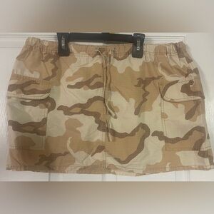 No Boundaries Juniors Brown and Cream Camouflage Mini Skirt! NWOT! Size XL 15-17